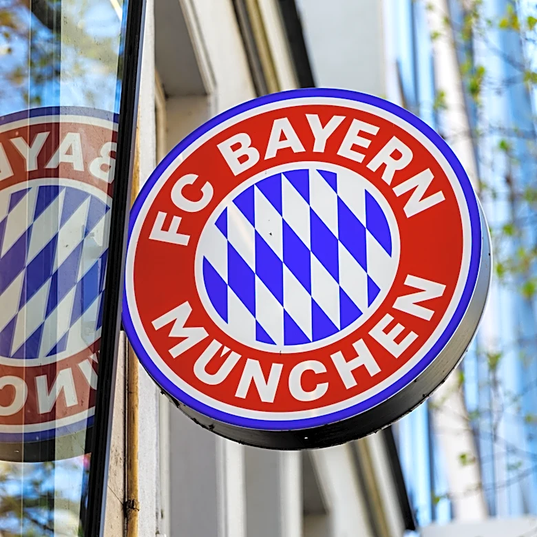 Report: Bayern Munich heavily interested in Tornike Kvaratskhelia, little brother of PSG star Kvicha