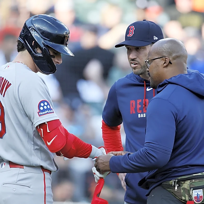 How worried should the Red Sox be about Roman Anthony following injury scare?