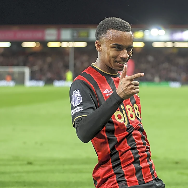 ‘Raw talent and desire’ – Thierry Henry shares his verdict on Barcelona target Eli Junior Kroupi