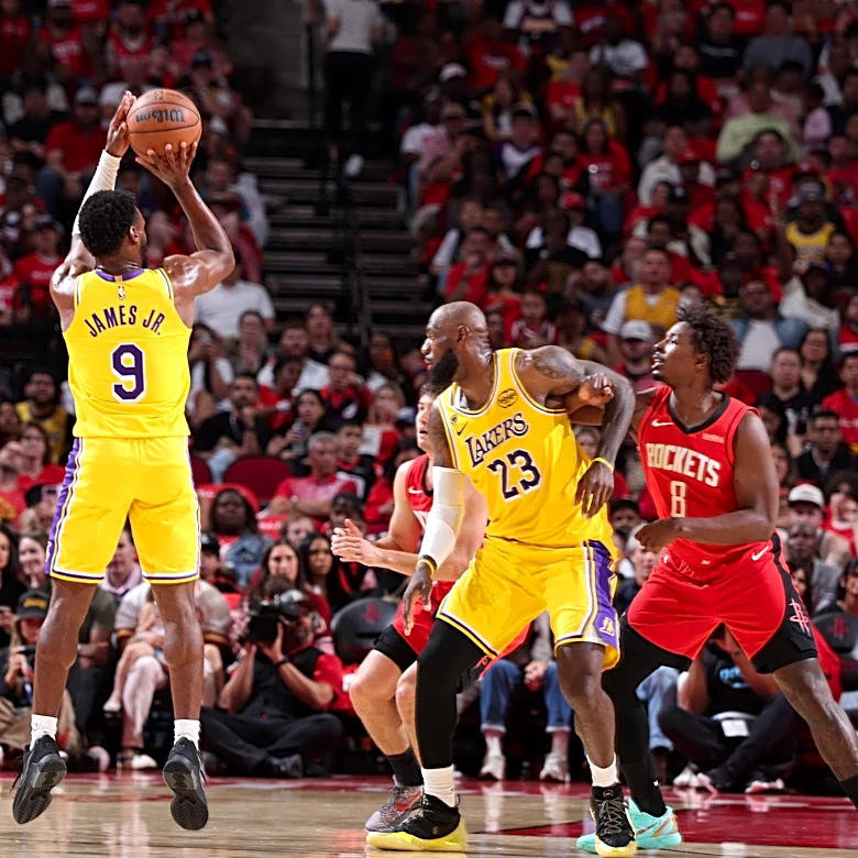 LeBron James couldn’t believe he was on the floor with Bronny, torching Rockets
