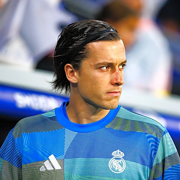 Álvaro Carreras Responds to Rumors, Downplays Reported Dressing Room Incident