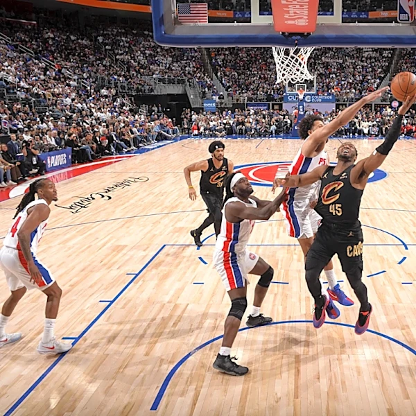 Cavs give away chance of stealing Game 1, lose 111-101 to Pistons