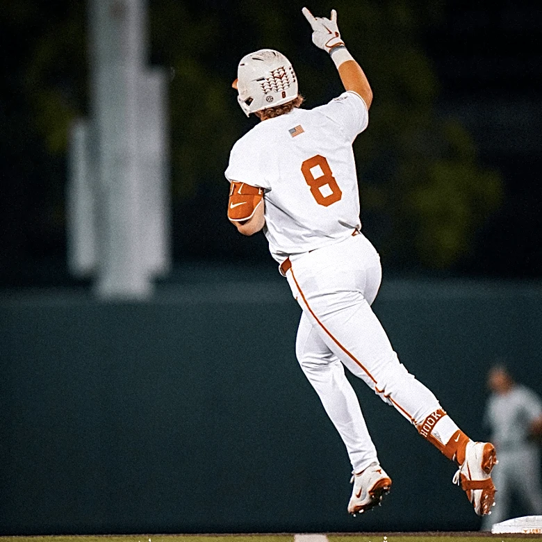 Carson Tinney’s mammoth grand slam launches No. 4 Texas to 11-8 win over UTSA