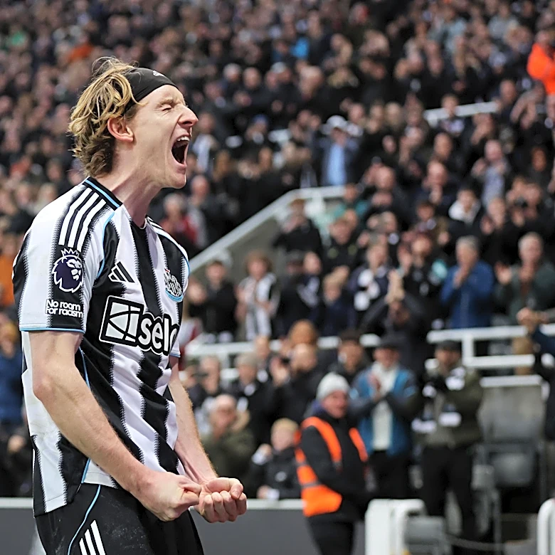 Bayern Munich News: FC Bayern, Newcastle United make contact on Anthony Gordon; Bayern exec details Konrad Laimer standoff; and MORE!