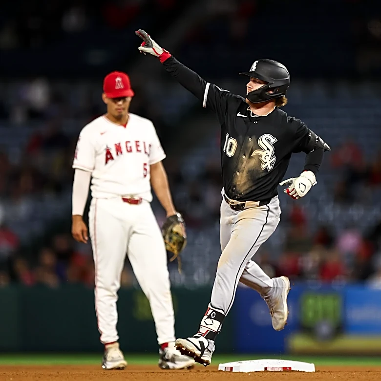 Journey to .500 on hold as Angels defeat White Sox, 4-3