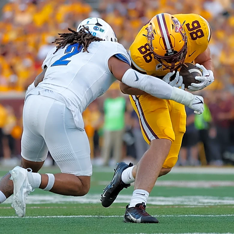 Broncos sign Mr. Irrelevant, LB Red Murdock to a four-year deal
