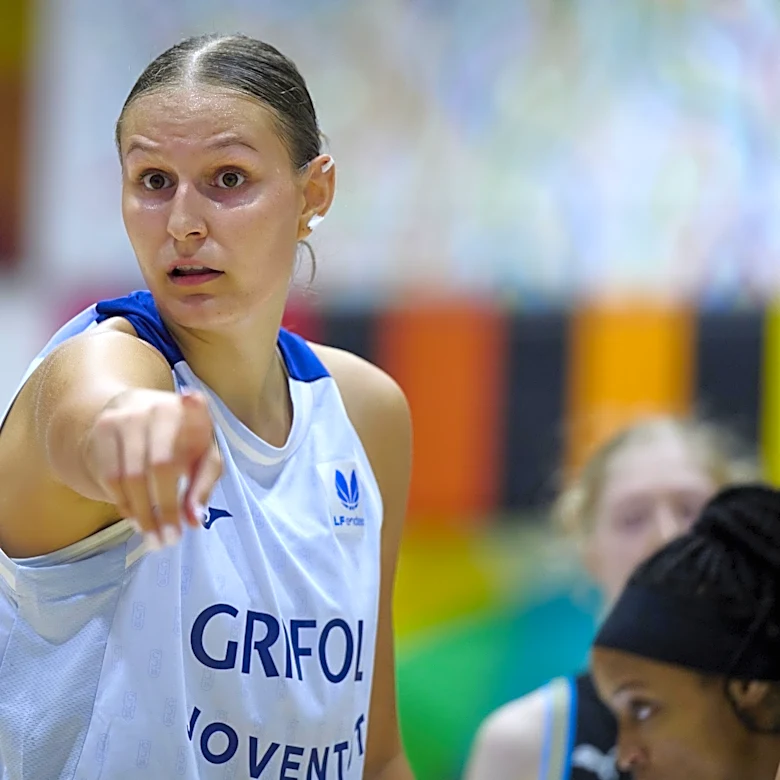 Kentucky Women’s Basketball signs former top-10 WNBA Draft pick Ajša Sivka