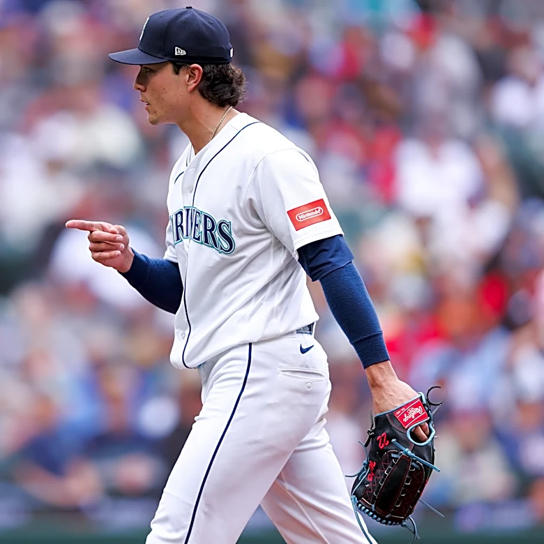 Bryan Woo thinks less of himself, strikes out 9 in series win over Atlanta