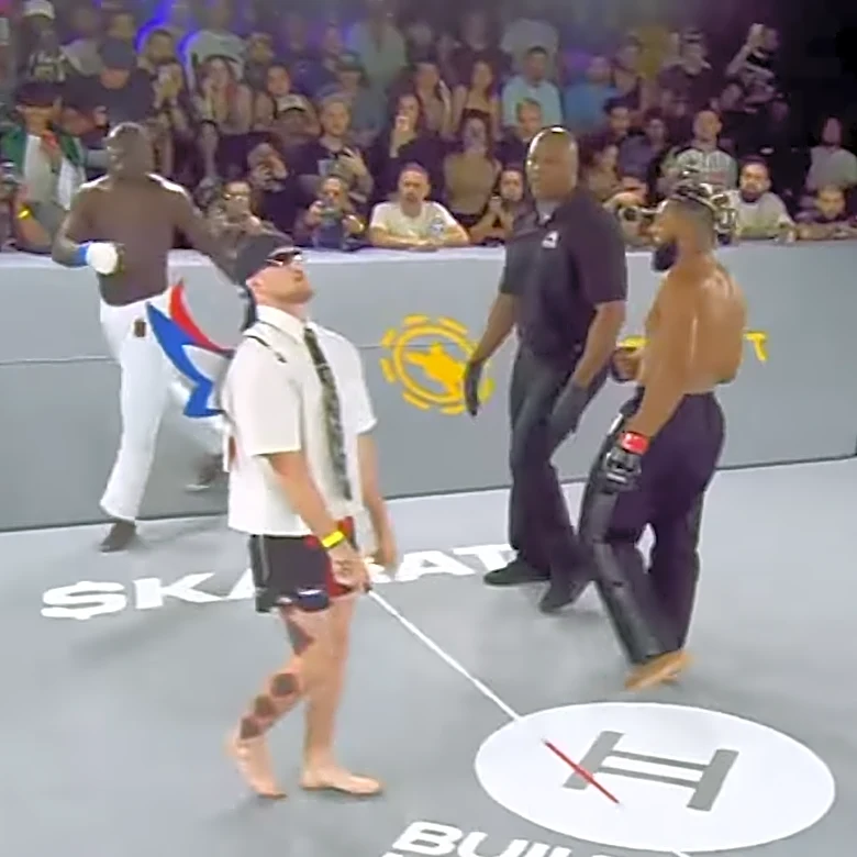 Karate Combat chief reacts to WingedC entering pit during fight: ‘It’s so stupid’