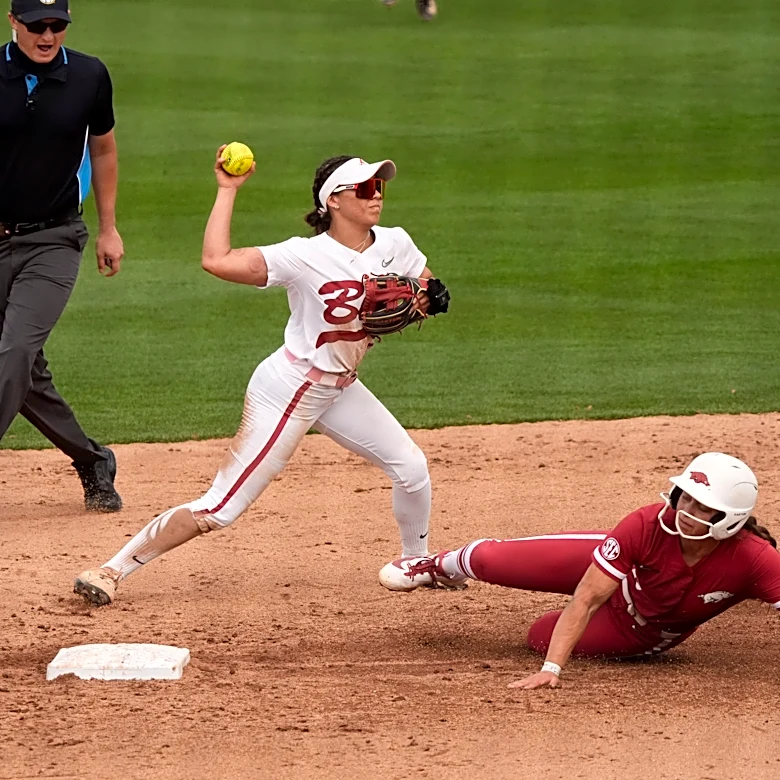 SEC Tournament: Alabama Softball vs Arkansas Preview