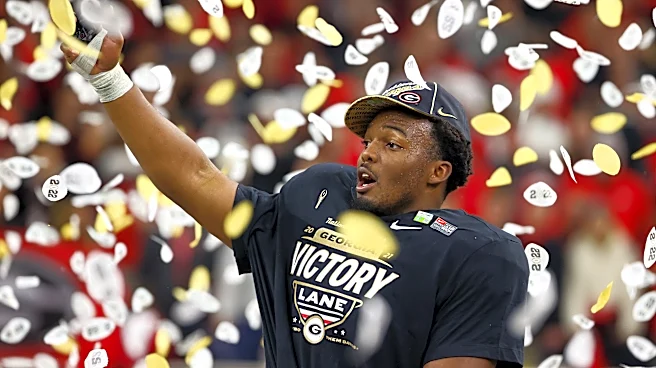 Raiders’ rookie linebacker reunited with some big-time college teammates