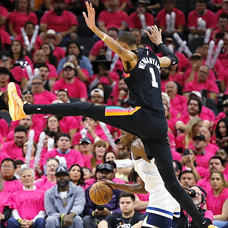 Look up, you might miss the basketball