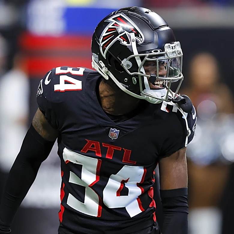 Falcons bring back CB Darren Hall