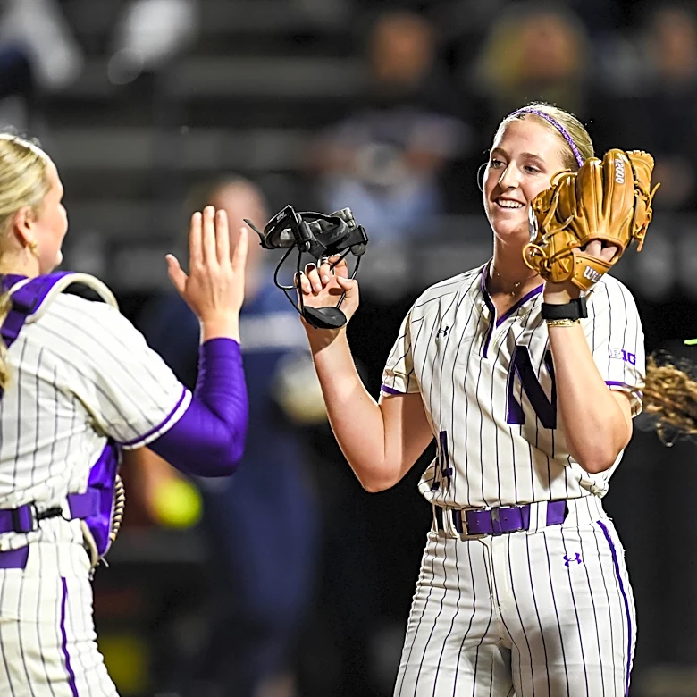 Softball: Northwestern falls in Round 1 of the Big Ten Tournament 11-5