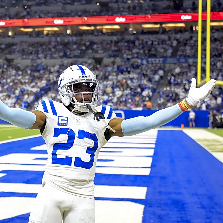 Colts release Kenny Moore II