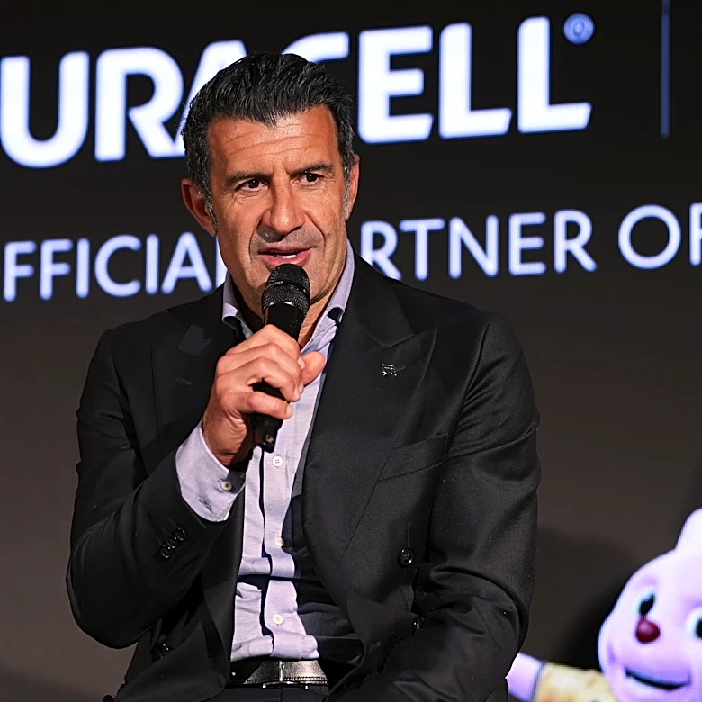 Luis Figo Addresses Real Madrid Dressing Room Tension Ahead of El Clásico