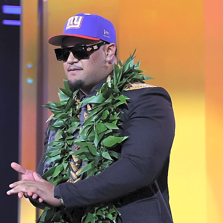 Ex-Giant believes the future is bright — at guard — for No. 10 pick Francis Mauigoa