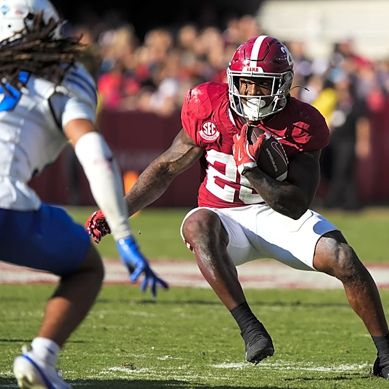 Patriots officially sign 5 draft picks, 12 free agents as rookie minicamp begins