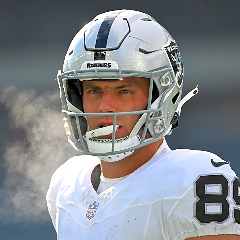 Klint Kubiak’s history with tight ends bodes well for Brock Bowers