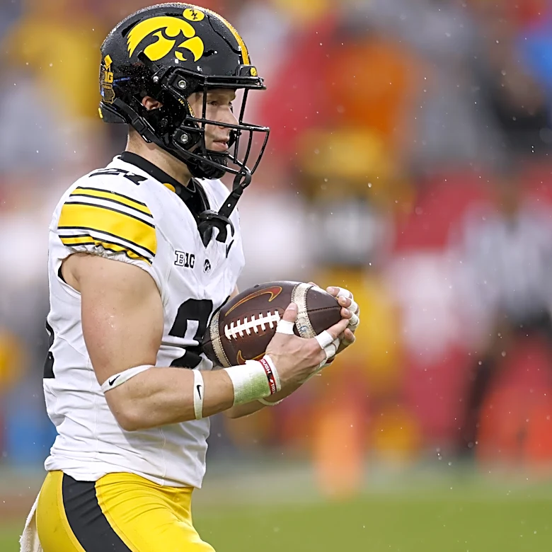 Steelers WR teases new uniform number