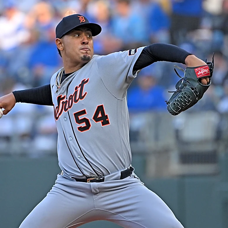 Tigers 3, Royals 4: Tigers go off the rails late, drop series opener
