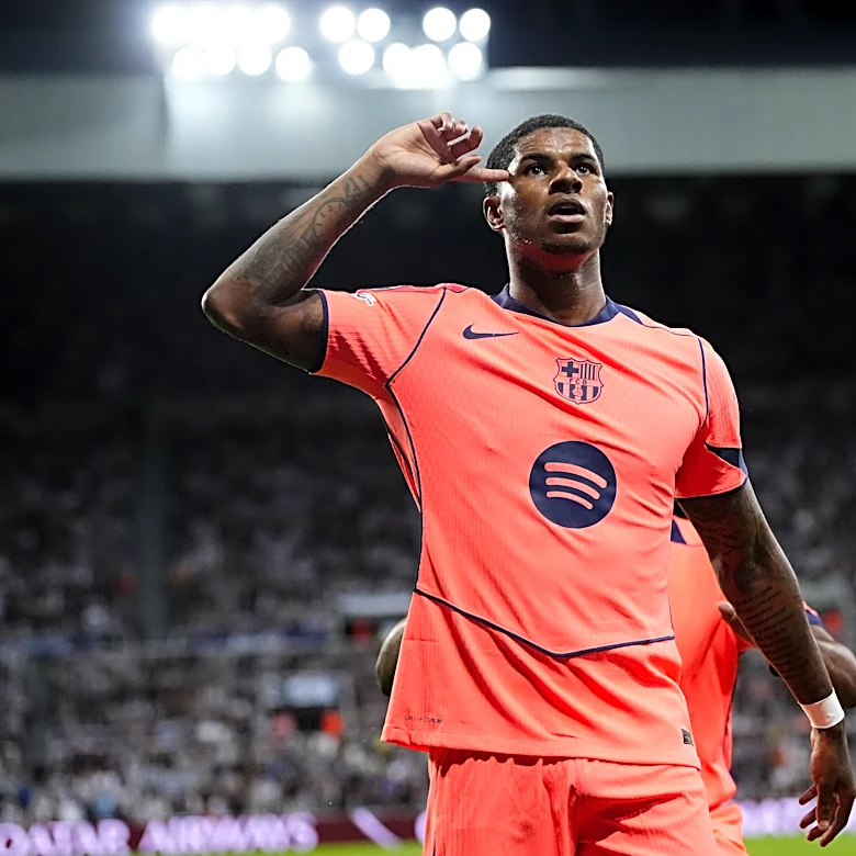Managerial situation at Manchester United could change Marcus Rashford’s future at Barcelona