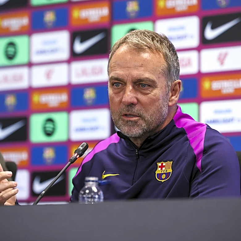 Hansi Flick: “Mbappe, in front of goal.. he’s the best in my opinion.”