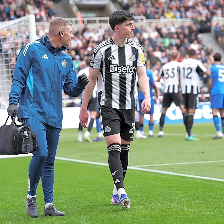 Newcastle Dealt Worst-Case Tino Livramento News Amid Premier League Season