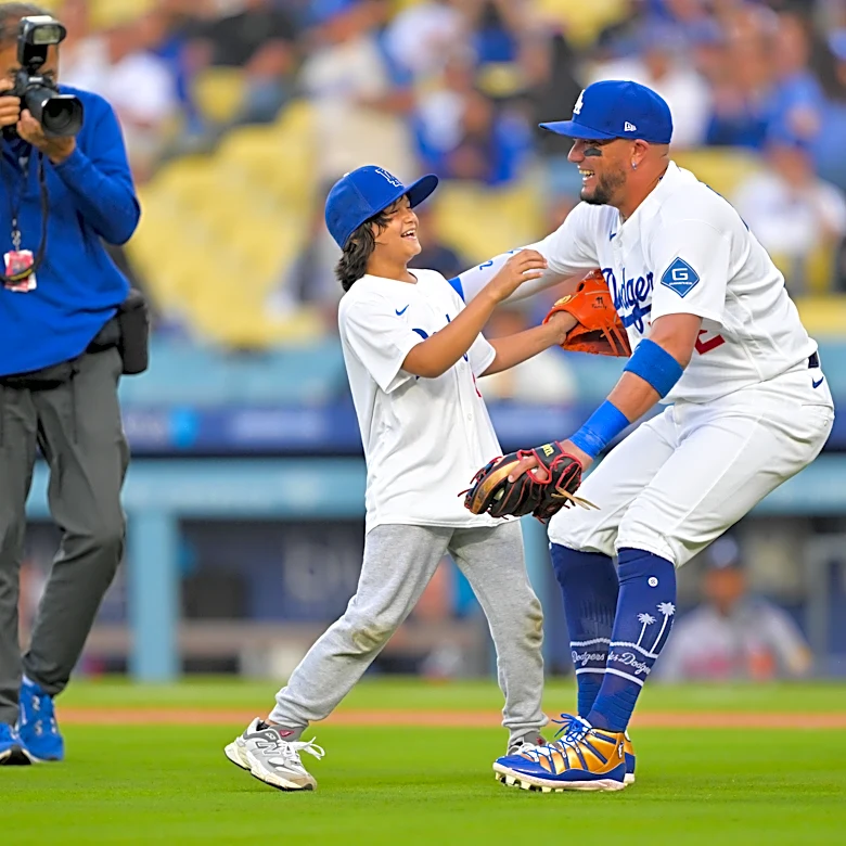 Dodgers notes: Miguel Rojas, Ben Casparius