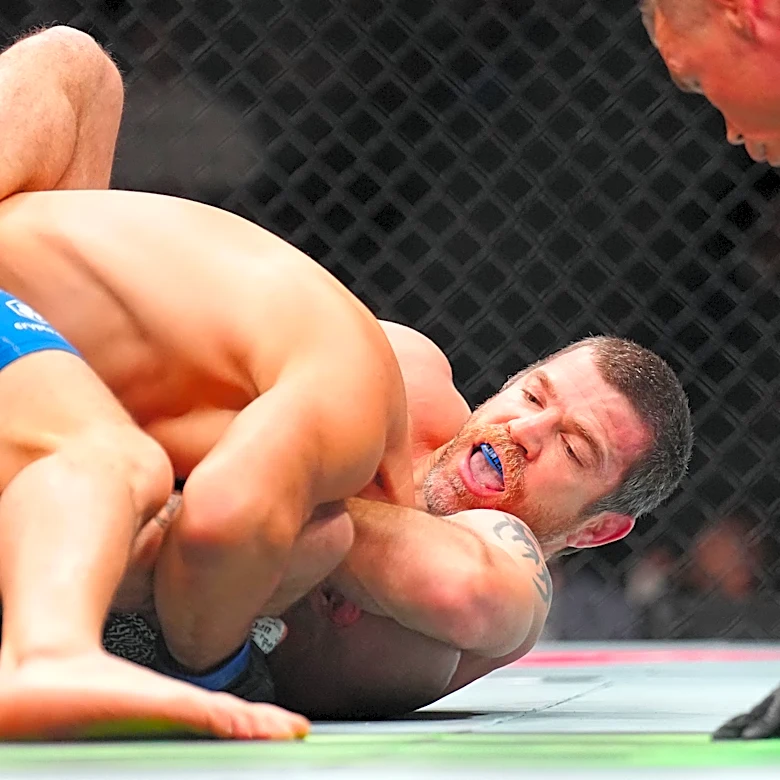 Highlights! 42-year-old Jim Miller defies the odds, delivers impressive guillotine choke finish | UFC 328