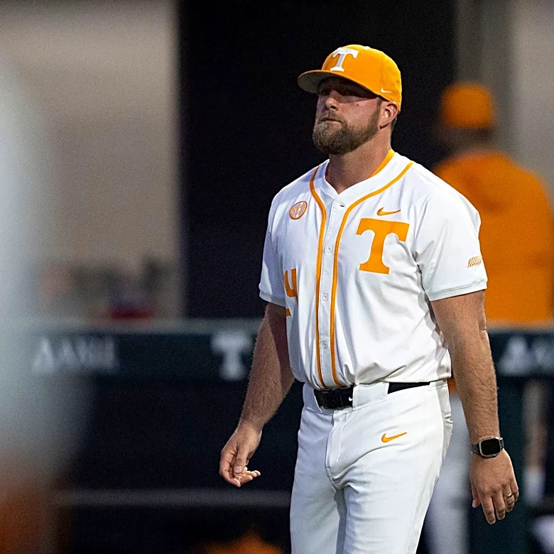 Tennessee slugs their way to series win over Texas 14-9