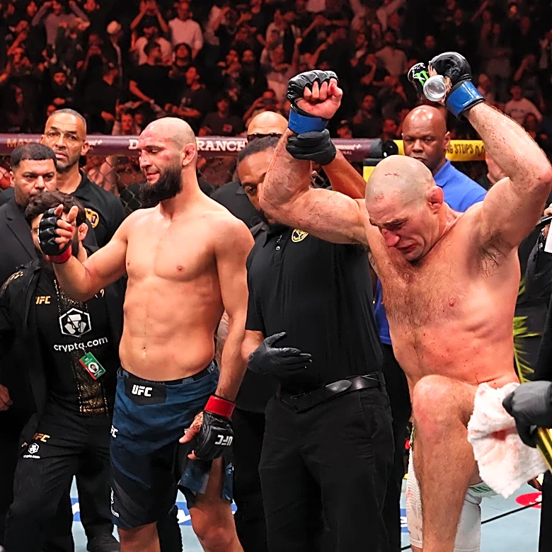 Scorecards! Pivotal 5th round earns Sean Strickland split decision win over Khamzat Chimaev