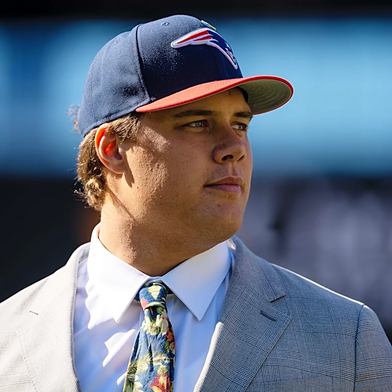 Sunday Patriots Notes: Inside Caleb Lomu’s memorable first trip to Foxboro