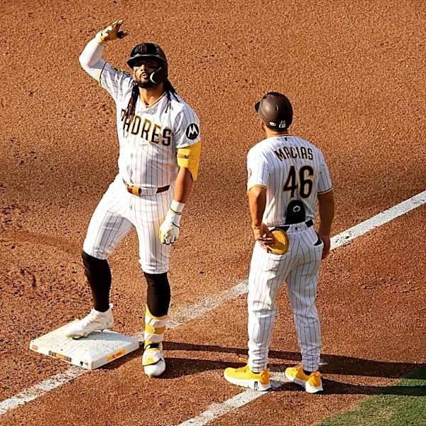 Tatis redeems himself, getting the Padres back in the win column