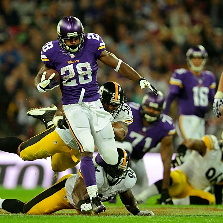 Adrian Peterson to Be Inducted Into Vikings Ring of Honor