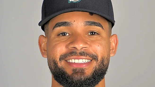 Mariners place LHP José A. Ferrer on paternity list, recall RHP Domingo González