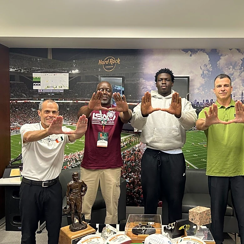 Notre Dame Football Recruiting: 5-Star OL Oluwasemilore Olubobola commits to the Irish