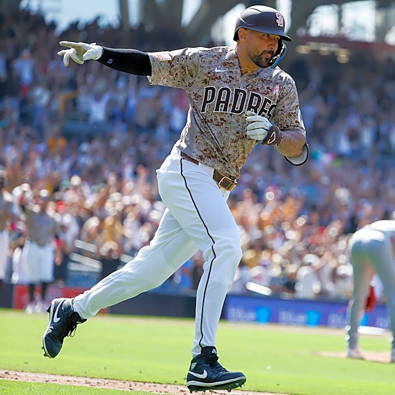 San Diego bats come alive at the perfect time as Padres salvage split versus Cards