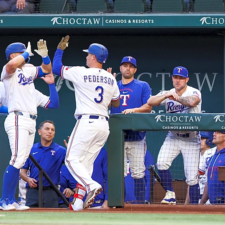 20-22 – Rangers blow the roof off in 7-4 win over D-Backs