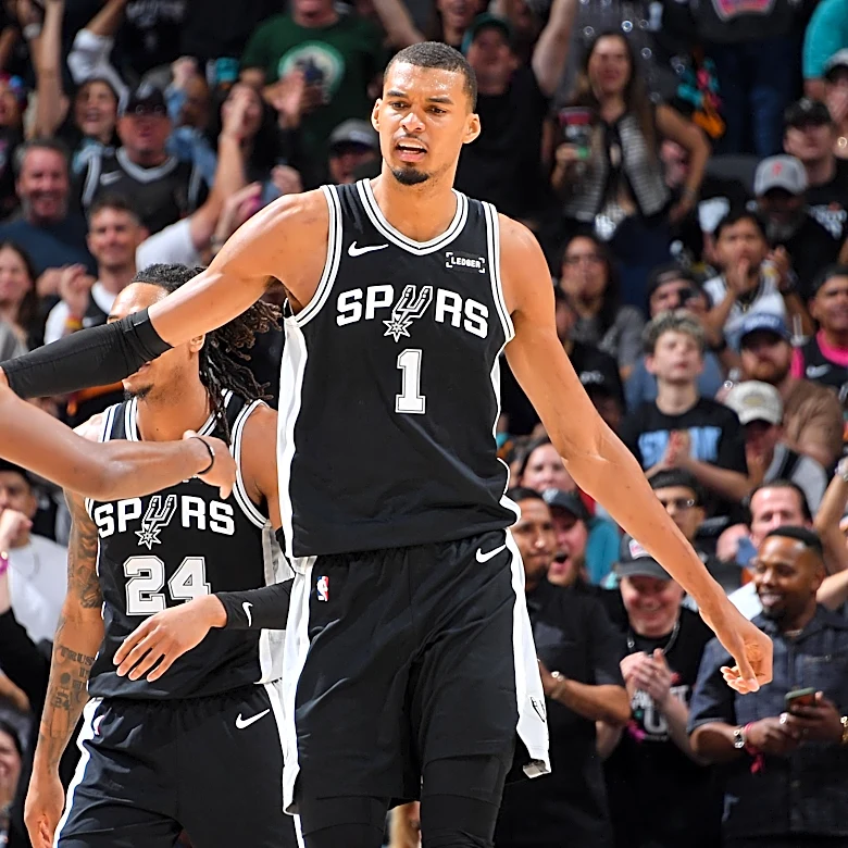 Spurs overwhelm Timberwolves in pivotal Game 5 victory