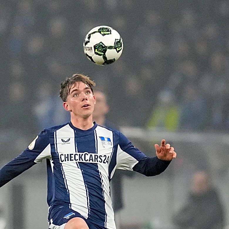 Bayern Munich News: Clubs lining up for Kennet Eichhorn; Juventus wants Kim Min-jae; Porto chasing Robert Lewandowski?; and MORE!