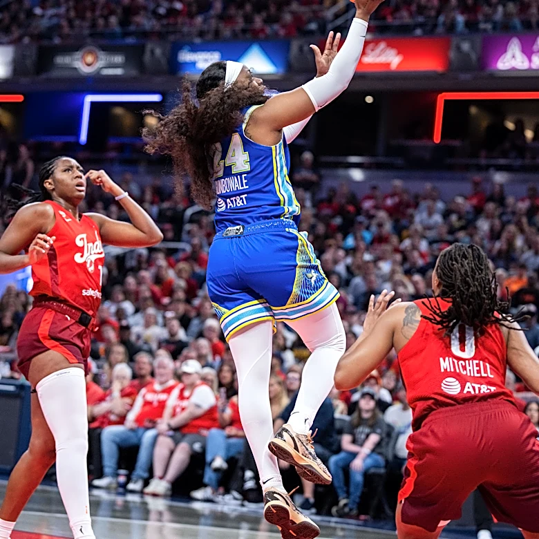Arike Ogunbowale continues her scoring