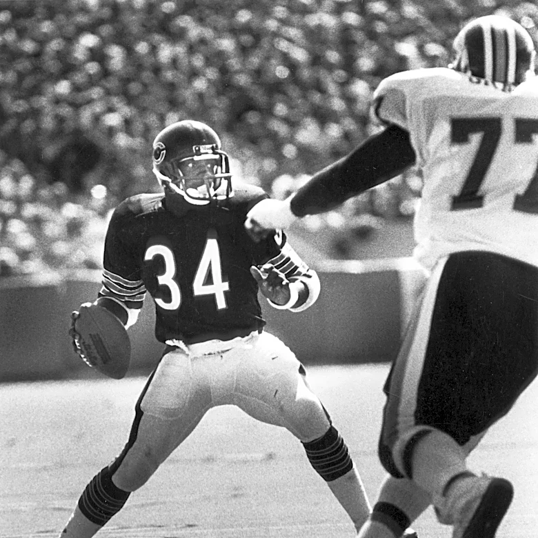 Walter Payton could have been an elite dual threat quarterback