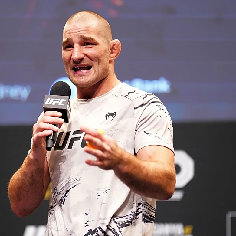 ‘Disrespectful’ Sean Strickland took a big crap on Rousey vs. Carano — now he’s trying to score free tickets