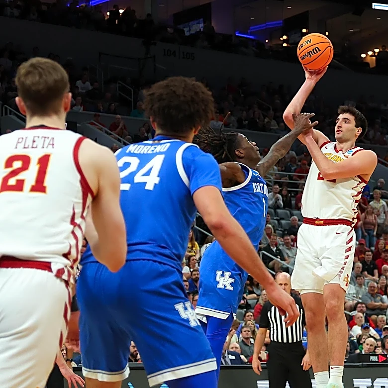 CBS Sports makes predictions on Malachi Moreno and Milan Momcilovic stay-go decisions
