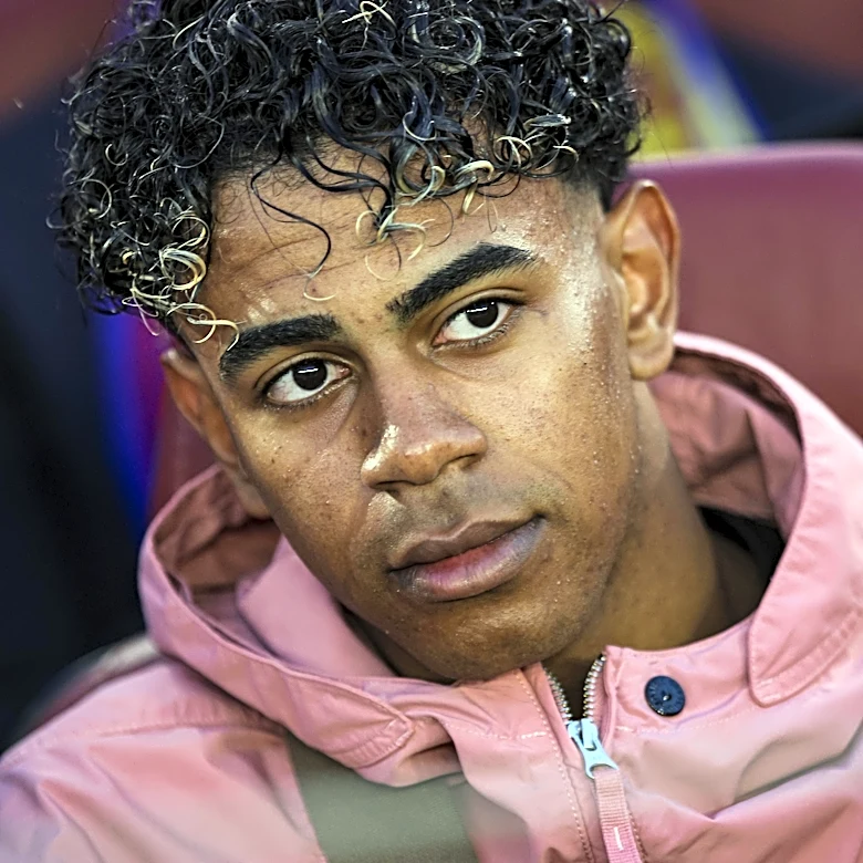 ‘Another reason to be proud of him’ – Lamine Yamal defended by Spain’s Prime Minster after Barcelona star criticised for waving Palestine flag