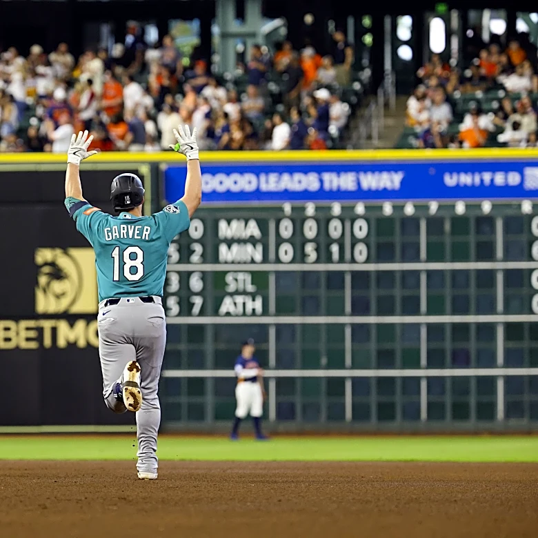 Mitch Garver steps up for the injured Cal Raleigh in 8-3 Mariners win