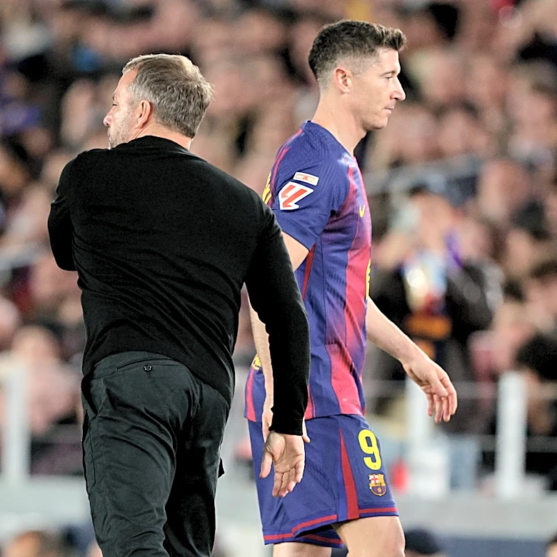 Robert Lewandowski ‘torn’ between two clubs ahead of final meeting with Barcelona boss Hansi Flick