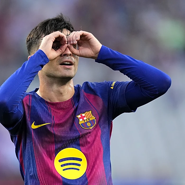 ‘Pedri does everything’ – Spanish analyst explains why Barcelona star is the ‘best midfielder in the world’