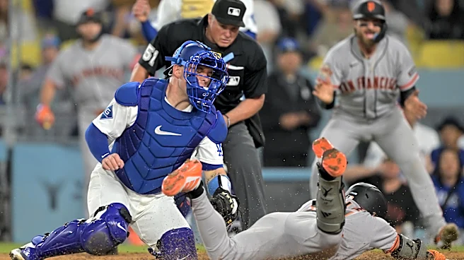 Splitting town: Giants slink out of LA with bats between legs